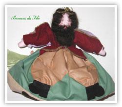 le roi, marionnette du conte traditionnel Le Prince aux Oreilles d'ne